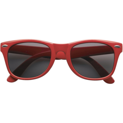 Picture of THE ABBEY - CLASSIC SUNGLASSES in Red.